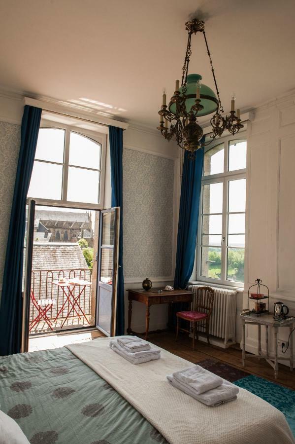 Hotel Particulier Le Mercier De Montigny -Une Nuit Sur Les Remparts- Fougeres Luaran gambar