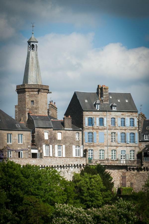 Hotel Particulier Le Mercier De Montigny -Une Nuit Sur Les Remparts- Fougeres Bilik gambar