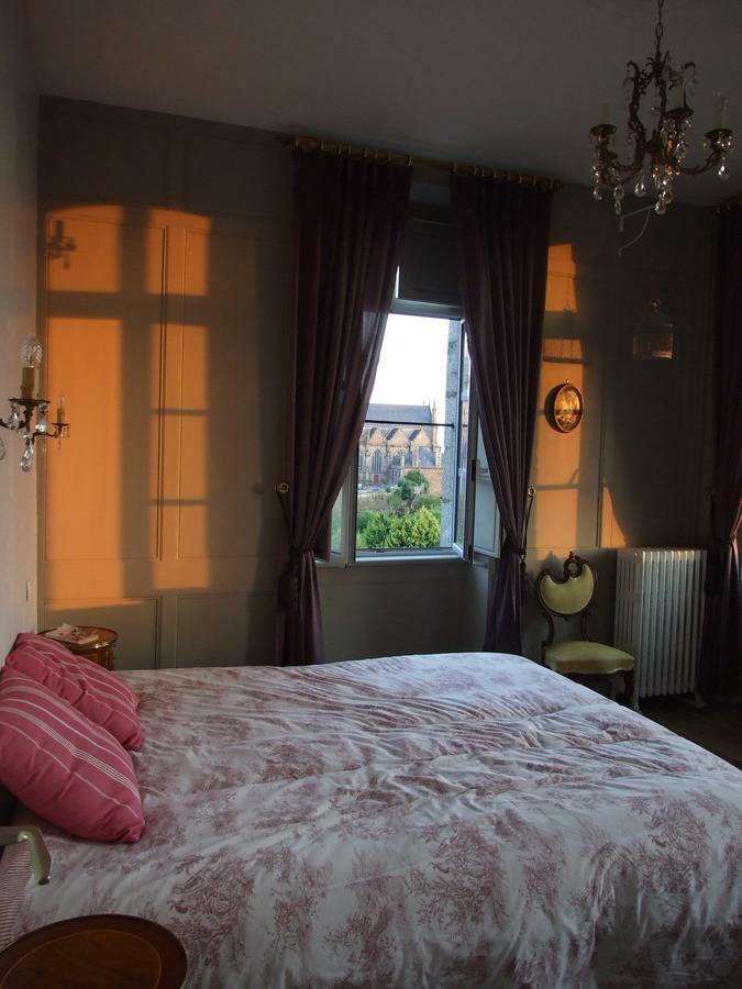 Hotel Particulier Le Mercier De Montigny -Une Nuit Sur Les Remparts- Fougeres Luaran gambar